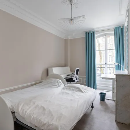 Bright And Spacious 3bdr Near Eiffel Tower
