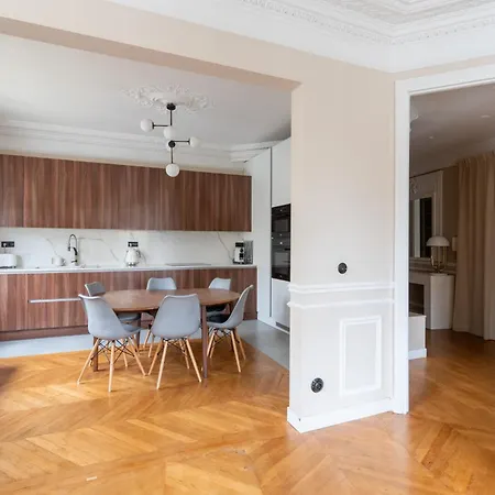 Bright And Spacious 3bdr Near Eiffel Tower *
