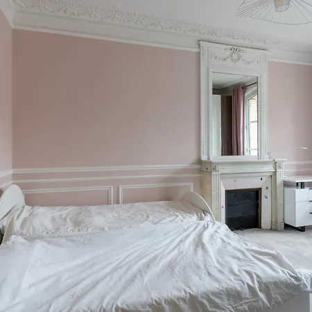 Bright And Spacious 3bdr Near Eiffel Tower