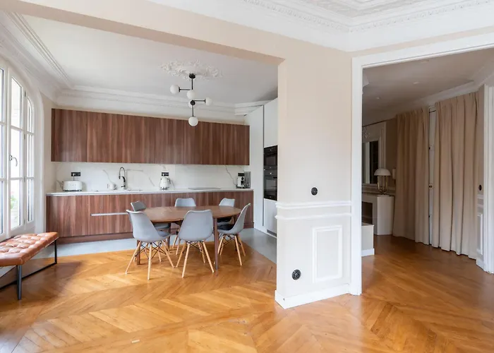 Bright And Spacious 3bdr Near Eiffel Tower *