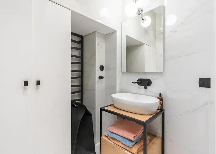 Bright And Spacious 3bdr Near Eiffel Tower