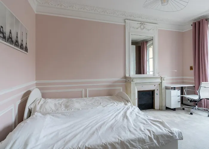 Bright And Spacious 3bdr Near Eiffel Tower
